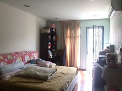 Sennett Estate (D13), Terrace #179344502